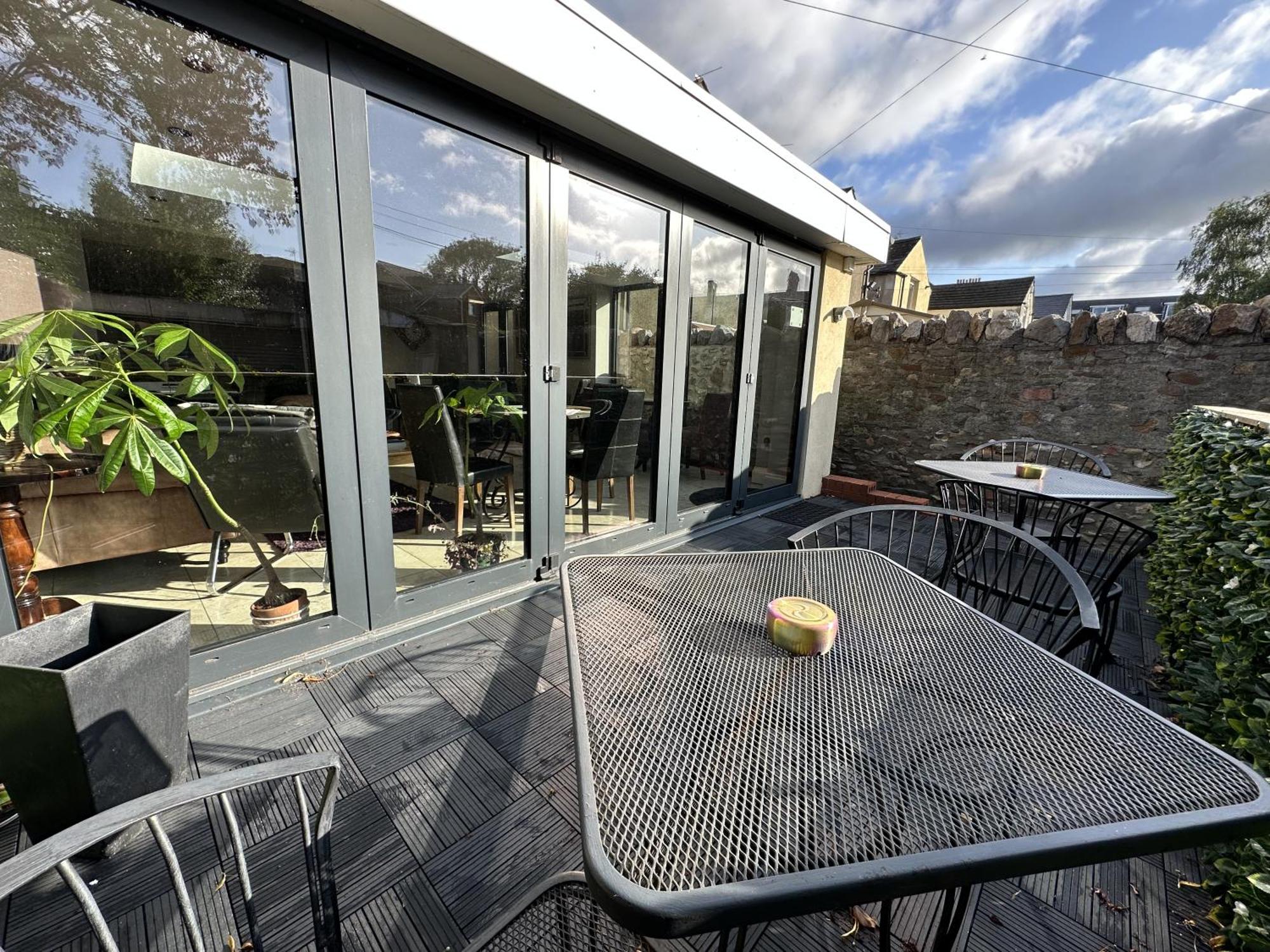 Number One Hundred Bed And Breakfast Cardiff Exterior foto