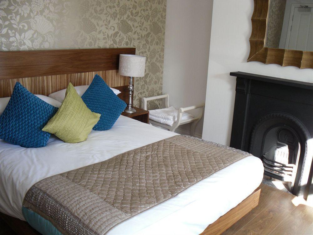 Number One Hundred Bed And Breakfast Cardiff Exterior foto